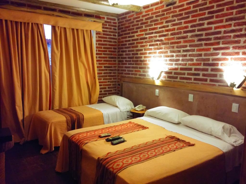 Los Brunos Posada Hotel Reconquista Room photo